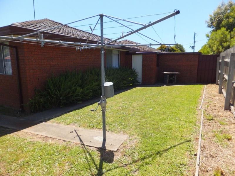 2/70 Ballantine Street, Bairnsdale VIC 3875