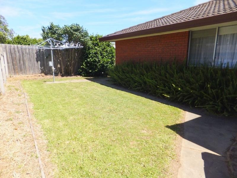 2/70 Ballantine Street, Bairnsdale VIC 3875