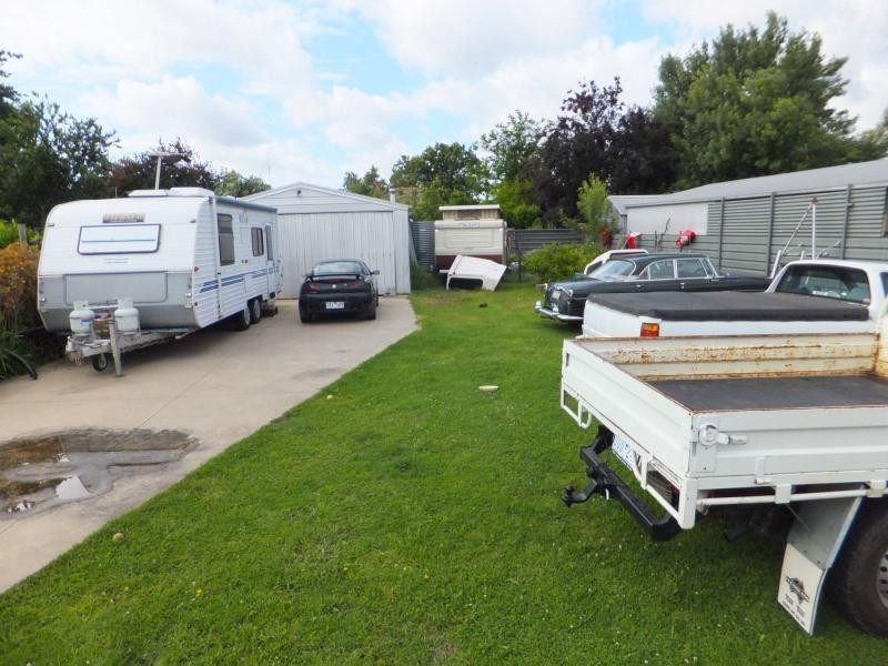 13 Pinnock Street, Bairnsdale VIC 3875