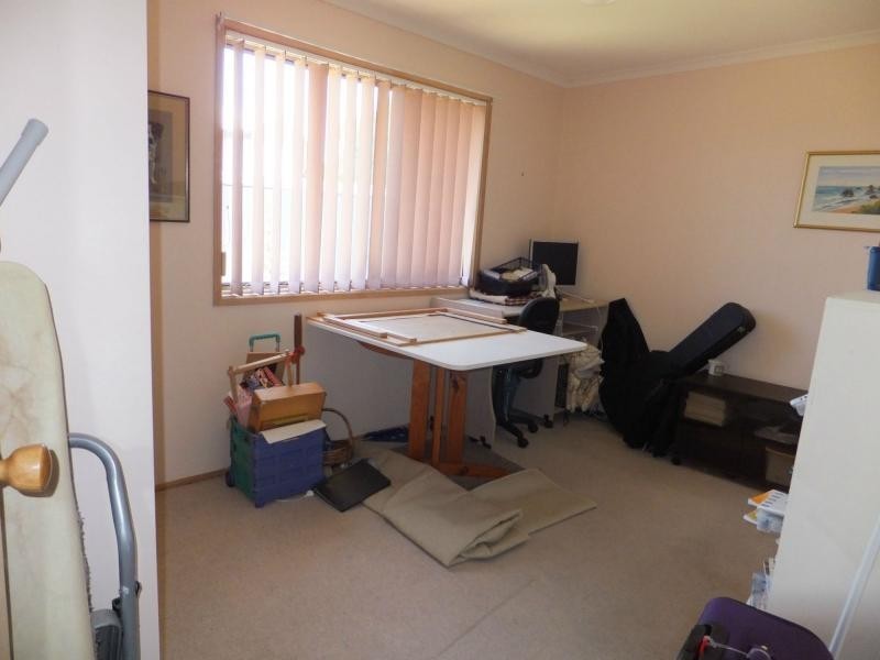 8 Mist Street, Lakes Entrance VIC 3909