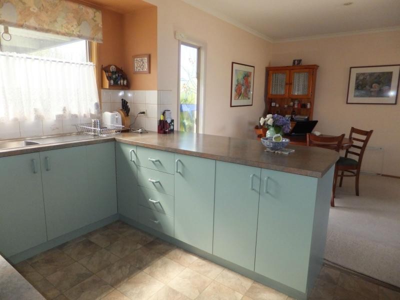 8 Mist Street, Lakes Entrance VIC 3909