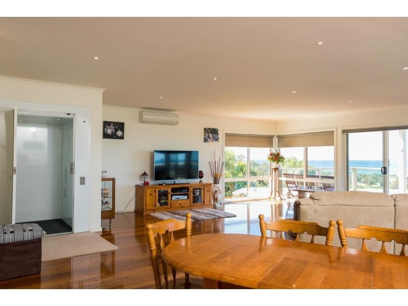 16 New Street, Lakes Entrance VIC 3909