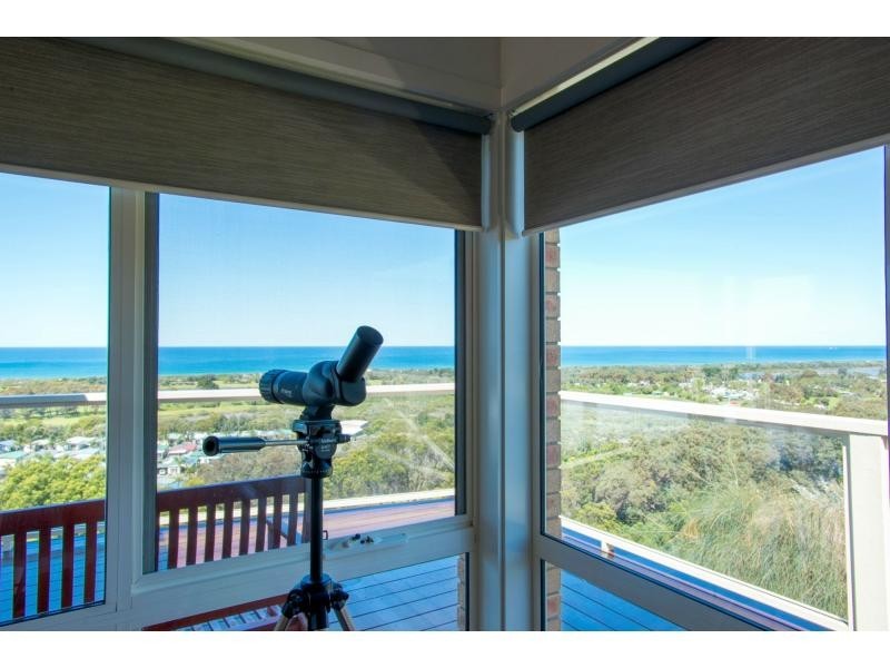 16 New Street, Lakes Entrance VIC 3909