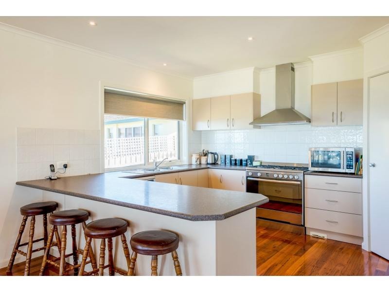 16 New Street, Lakes Entrance VIC 3909