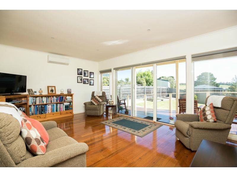 16 New Street, Lakes Entrance VIC 3909