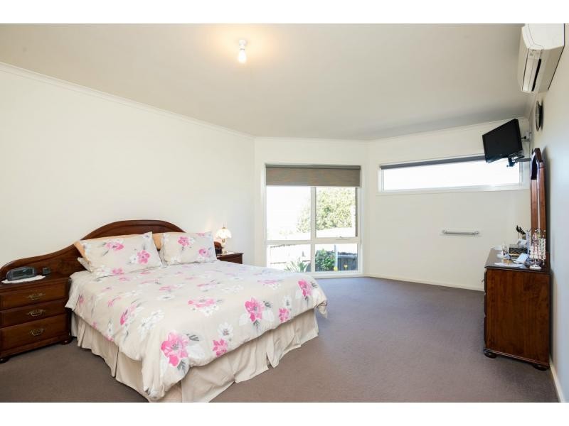 16 New Street, Lakes Entrance VIC 3909