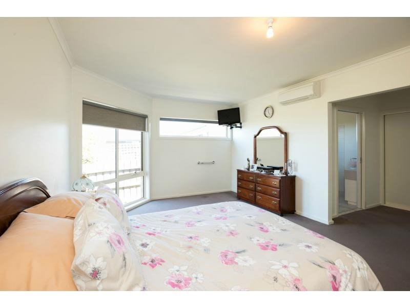 16 New Street, Lakes Entrance VIC 3909