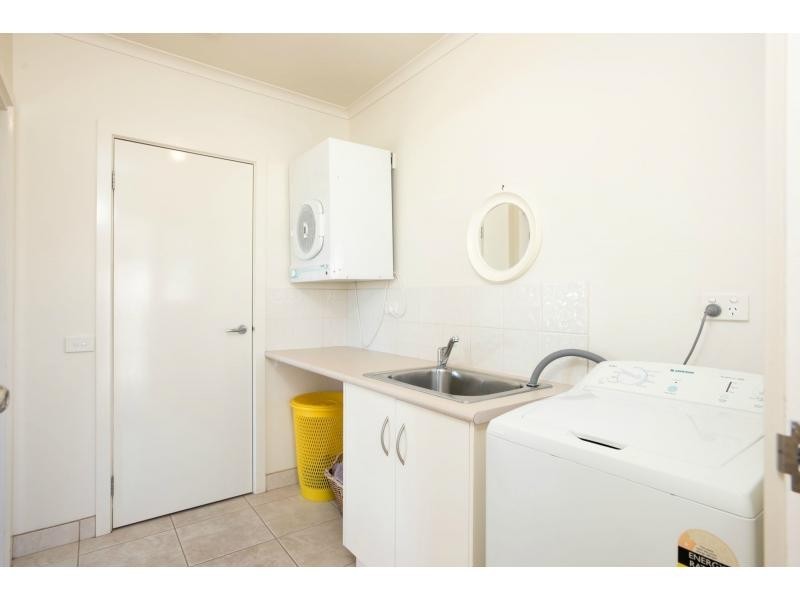 16 New Street, Lakes Entrance VIC 3909