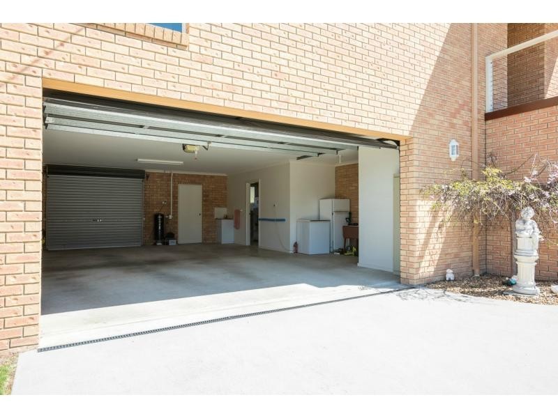 16 New Street, Lakes Entrance VIC 3909