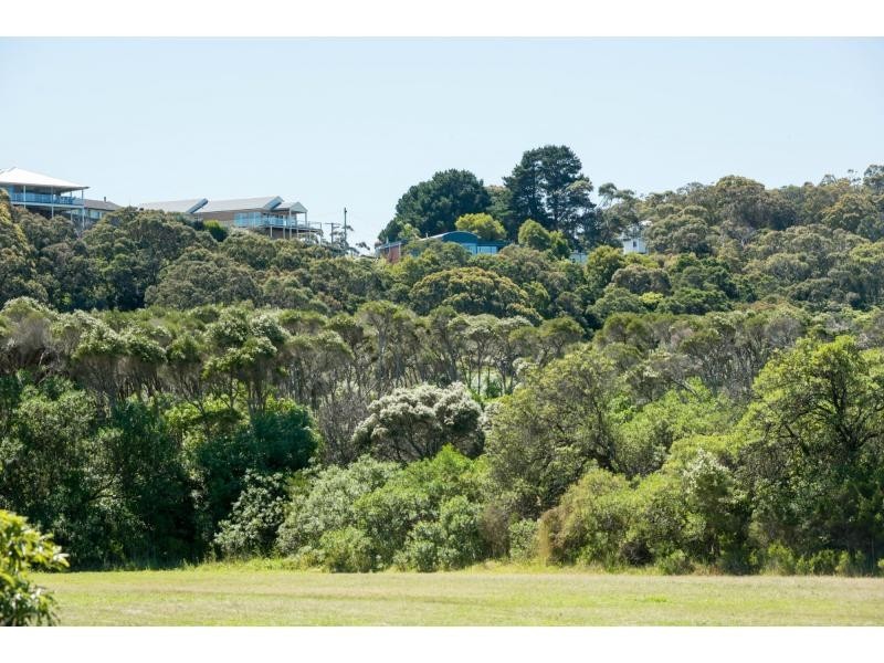 16 New Street, Lakes Entrance VIC 3909