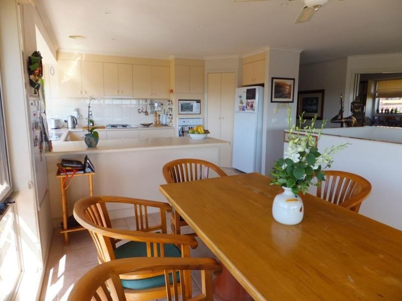 20 The Balcony St, Lakes Entrance VIC 3909