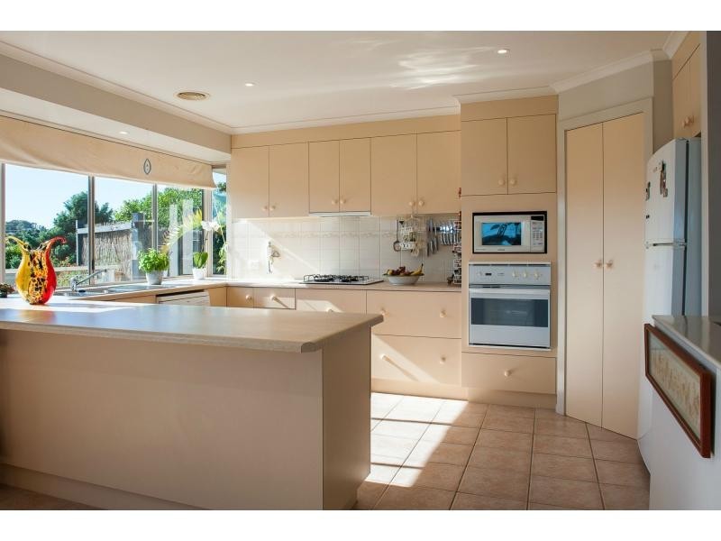 20 The Balcony St, Lakes Entrance VIC 3909