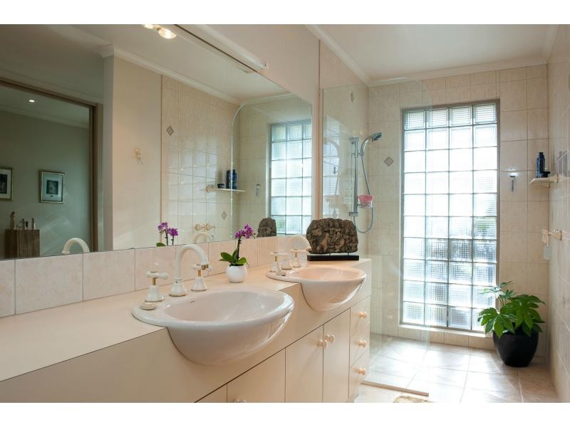20 The Balcony St, Lakes Entrance VIC 3909