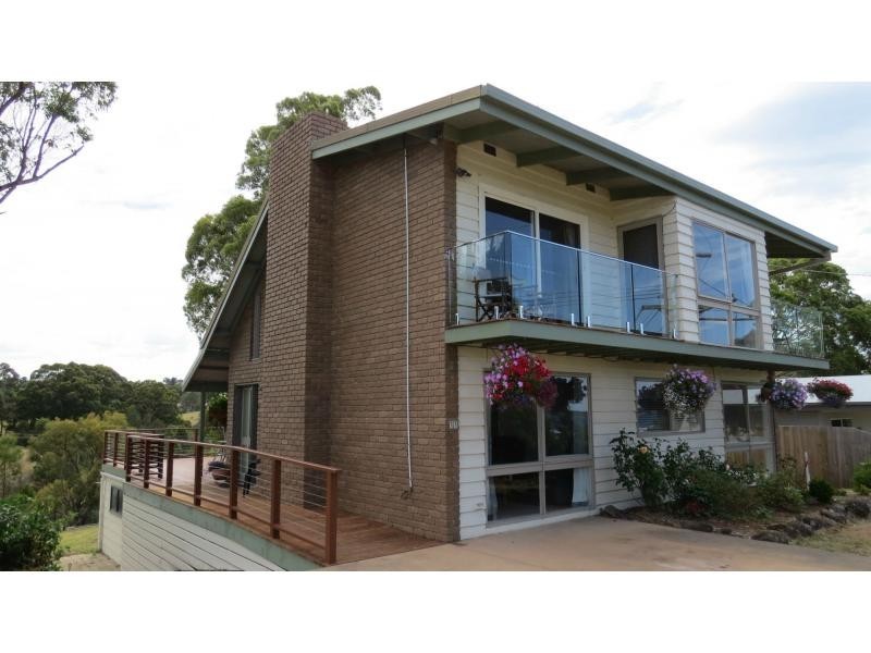 11 Lake Grove, Metung VIC 3904