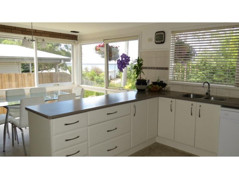 11 Lake Grove, Metung VIC 3904