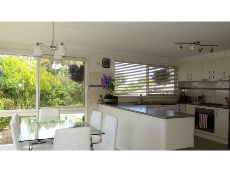 11 Lake Grove, Metung VIC 3904