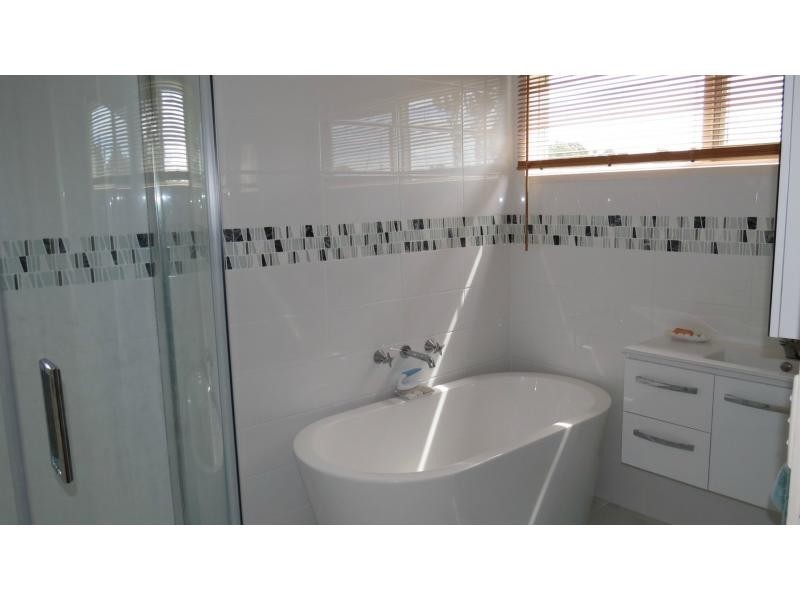 11 Lake Grove, Metung VIC 3904