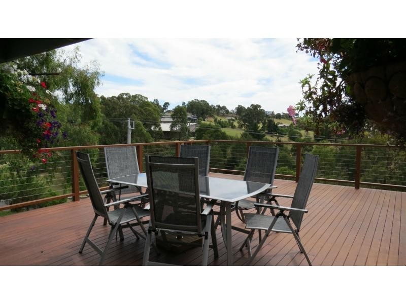 11 Lake Grove, Metung VIC 3904