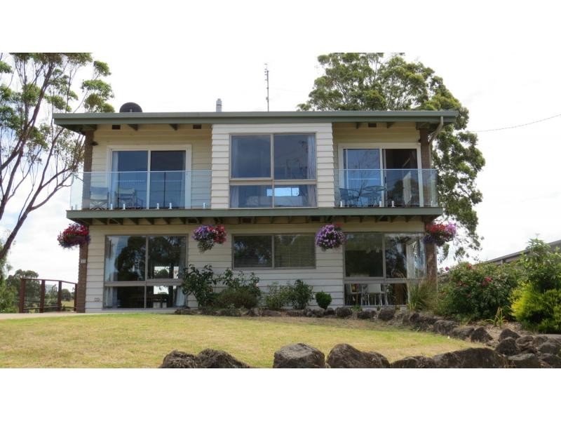 11 Lake Grove, Metung VIC 3904