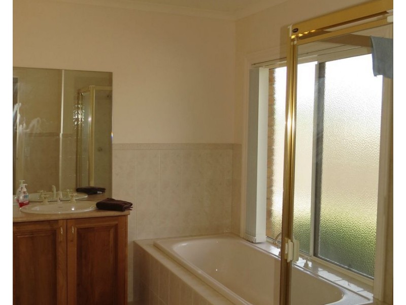 69 Wellington Street, Paynesville VIC 3880