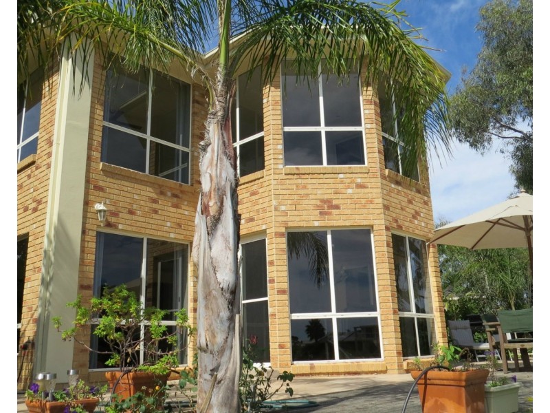 69 Wellington Street, Paynesville VIC 3880