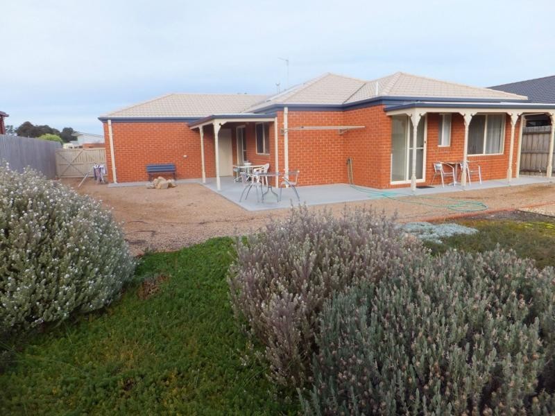 4A Balmoral Crescent, Bairnsdale VIC 3875