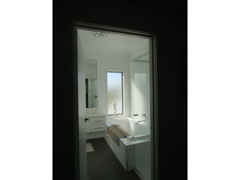 18 Heaths View, Paynesville VIC 3880