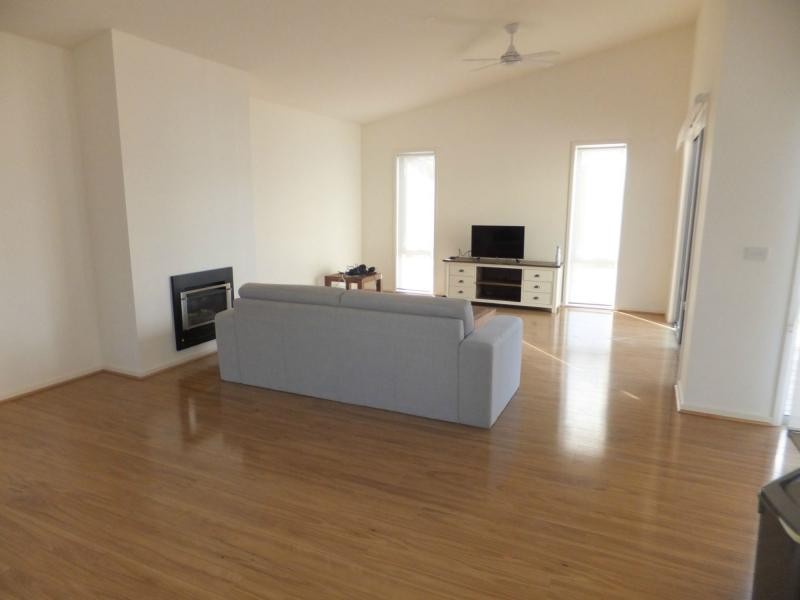 1 Eaton Place, Paynesville VIC 3880