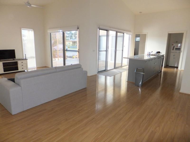 1 Eaton Place, Paynesville VIC 3880