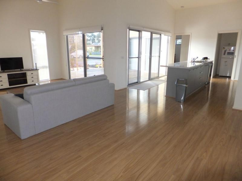 1 Eaton Place, Paynesville VIC 3880