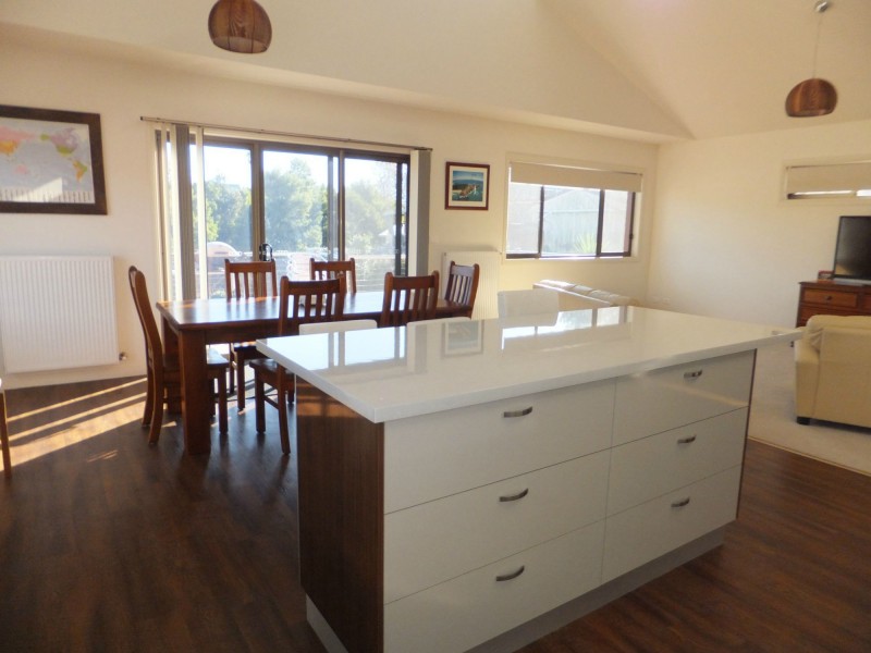 16 Ballantine Street, Bairnsdale VIC 3875