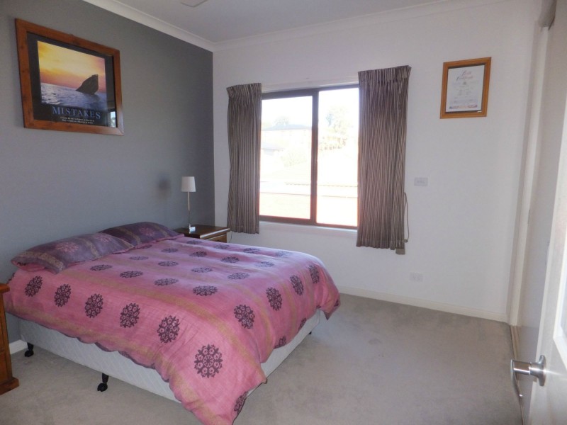 16 Ballantine Street, Bairnsdale VIC 3875