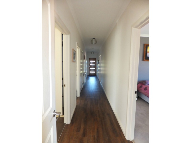 16 Ballantine Street, Bairnsdale VIC 3875