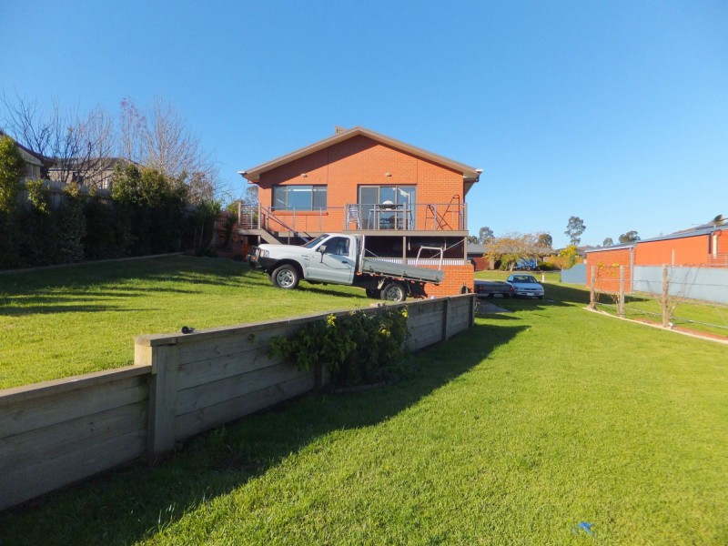 16 Ballantine Street, Bairnsdale VIC 3875