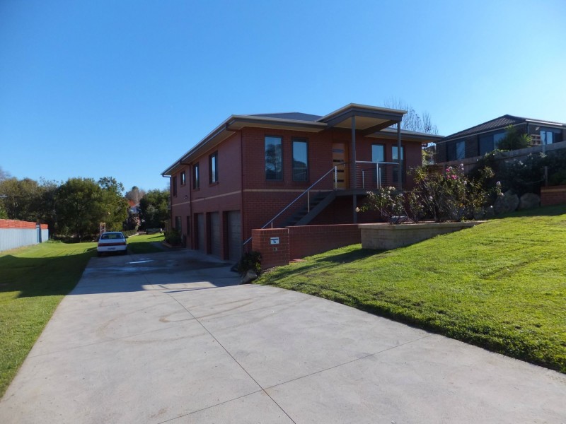 16 Ballantine Street, Bairnsdale VIC 3875