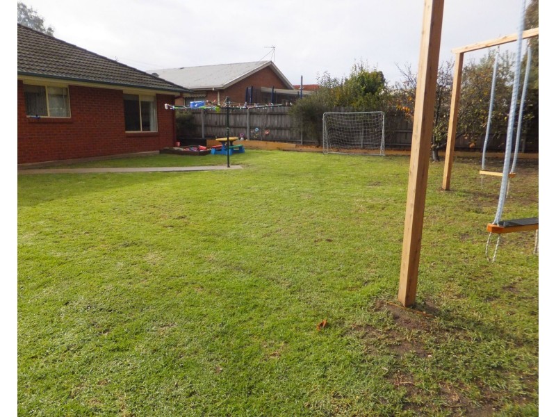 16 Alvin Court, Bairnsdale VIC 3875