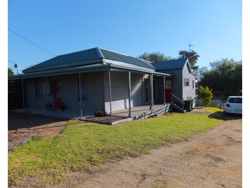 35 Princes Highway, Bairnsdale VIC 3875