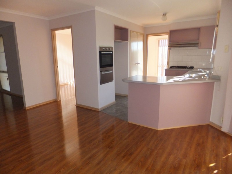 64 Balmoral Crescent, Bairnsdale VIC 3875