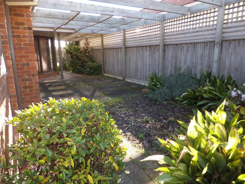 64 Balmoral Crescent, Bairnsdale VIC 3875