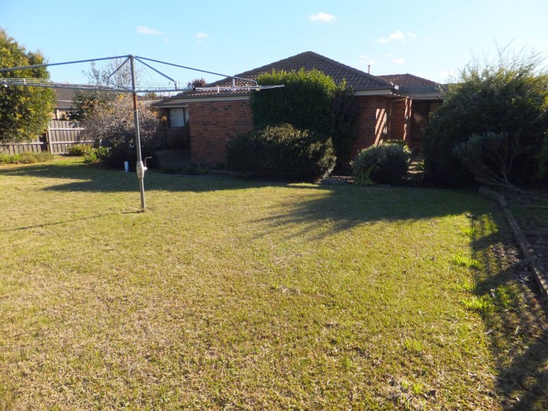 64 Balmoral Crescent, Bairnsdale VIC 3875