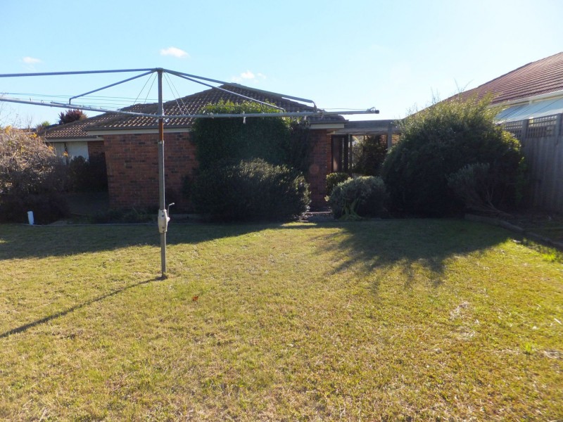 64 Balmoral Crescent, Bairnsdale VIC 3875