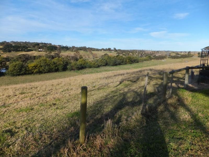 20 Tamhaven Drive, Swan Reach VIC 3903