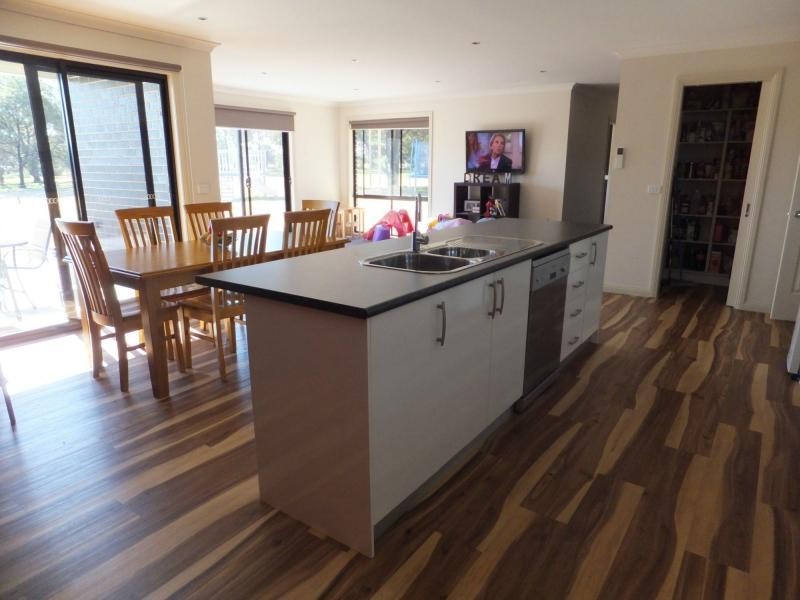 10 Ives Road, Lindenow South VIC 3875