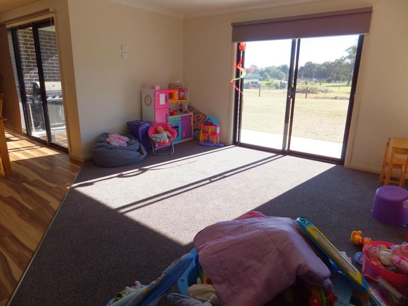 10 Ives Road, Lindenow South VIC 3875