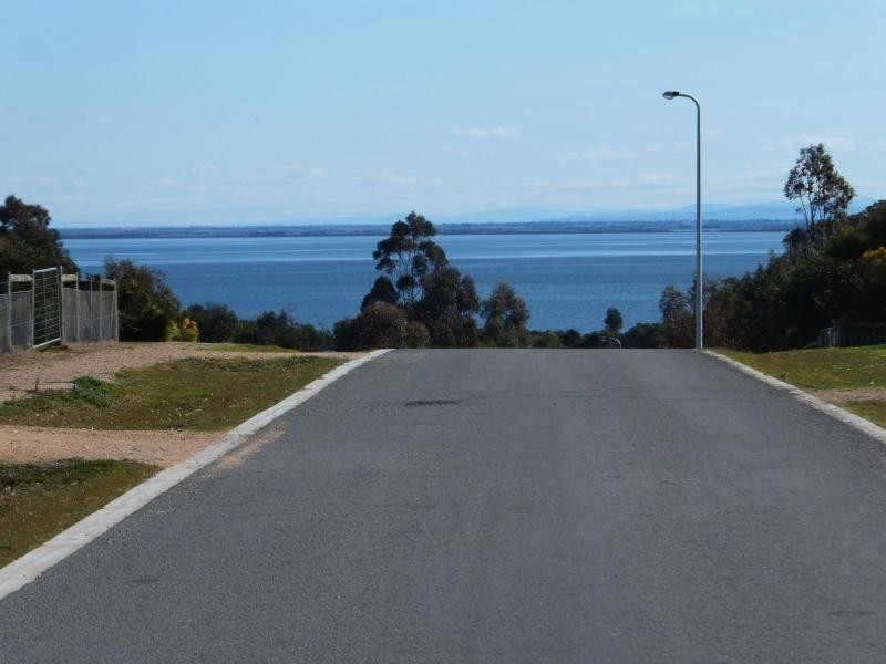 6 Magpie Avenue, Metung VIC 3904