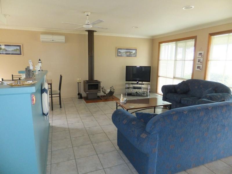 6 Magpie Avenue, Metung VIC 3904