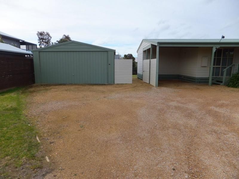 6 Magpie Avenue, Metung VIC 3904