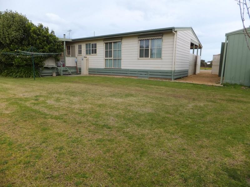 6 Magpie Avenue, Metung VIC 3904