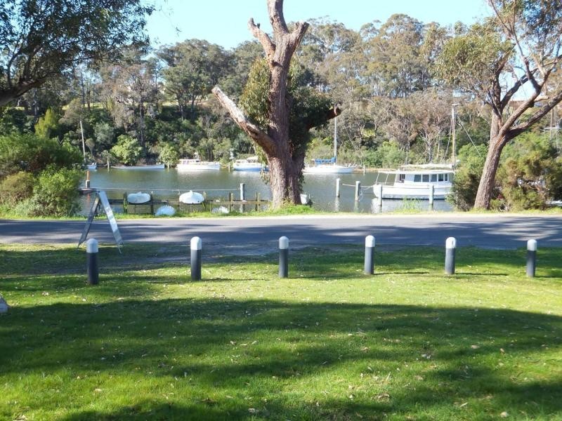 12/2-18 Nicholas Avenue, Metung VIC 3904