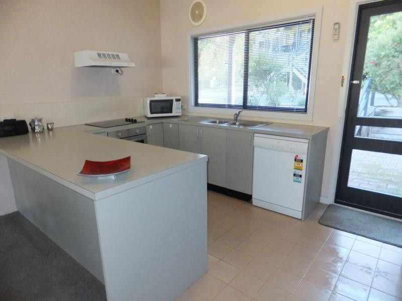 12/2-18 Nicholas Avenue, Metung VIC 3904